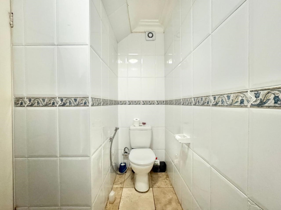 4 Bedroom Property for Sale in Zonnebloem Western Cape